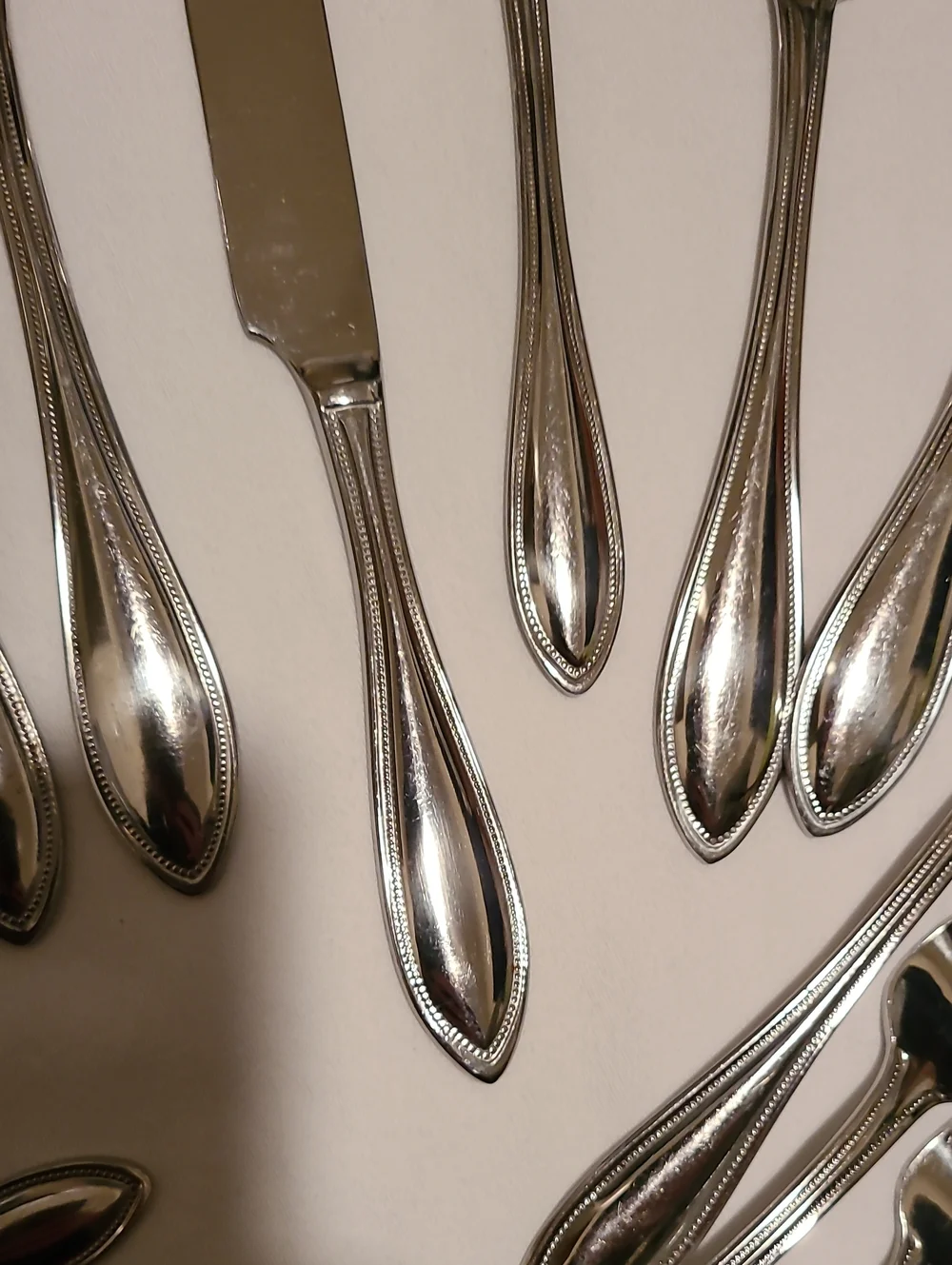 Wallace 18/10 Indonesia Silver Flatware, 19 Pieces Beaded Edge Teardrop